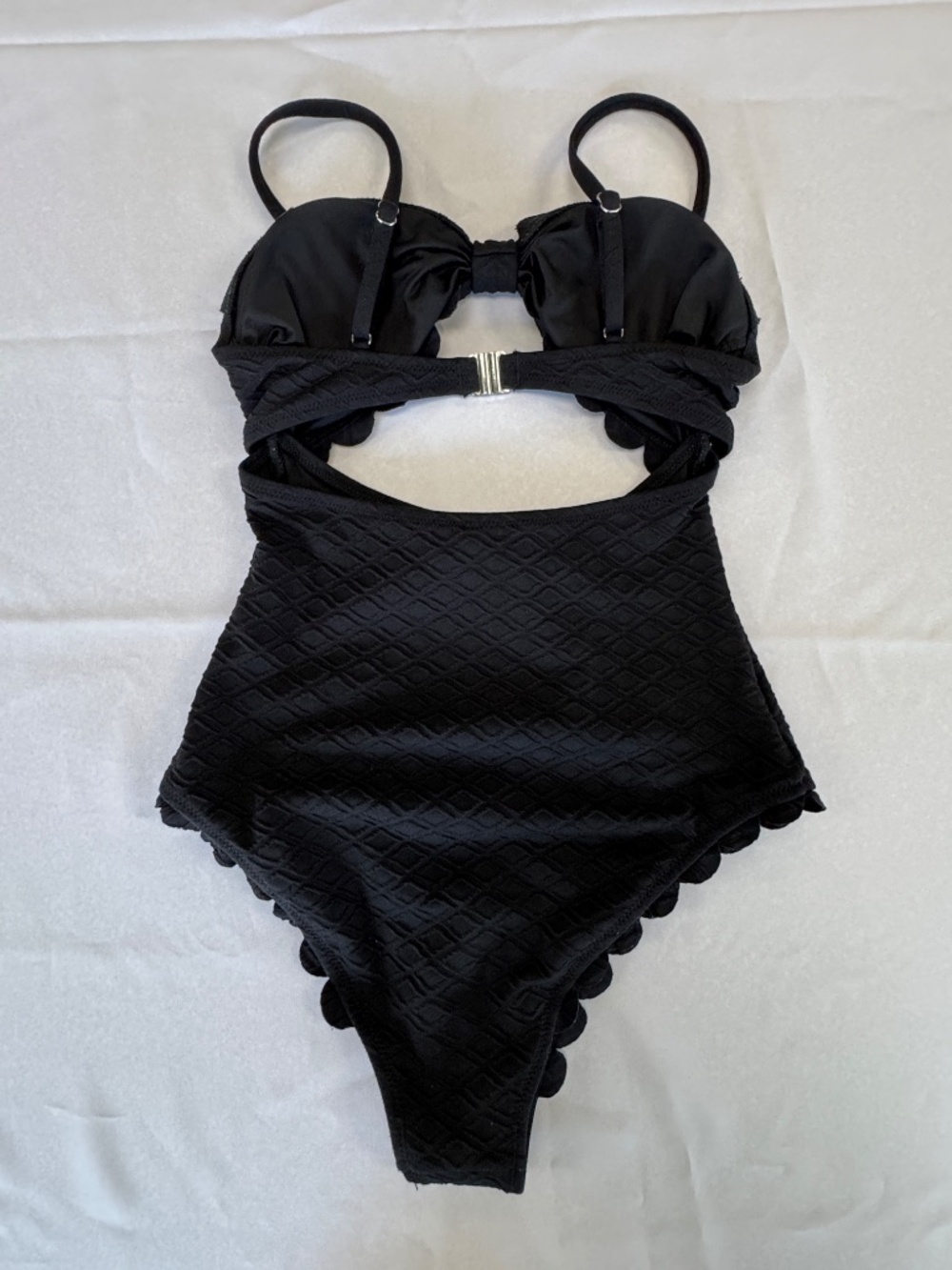 Cupshe Women's Cutout Scallop Trim One Piece Black Swimsuit Size M - Picture 10 of 11